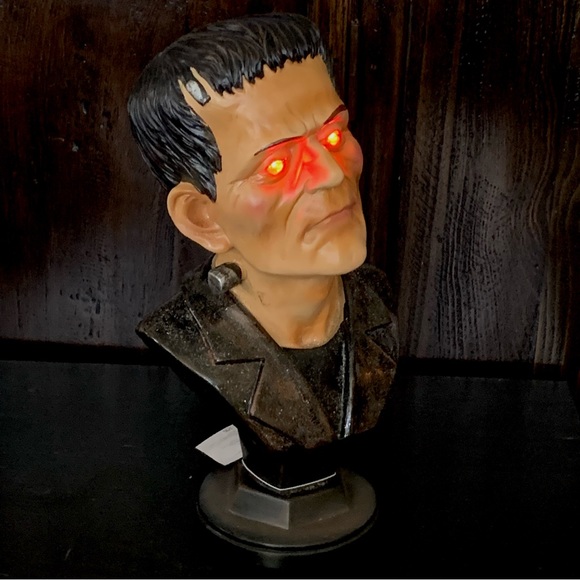 Frankenstein Bust Light Up Halloween Decor - Picture 13 of 14